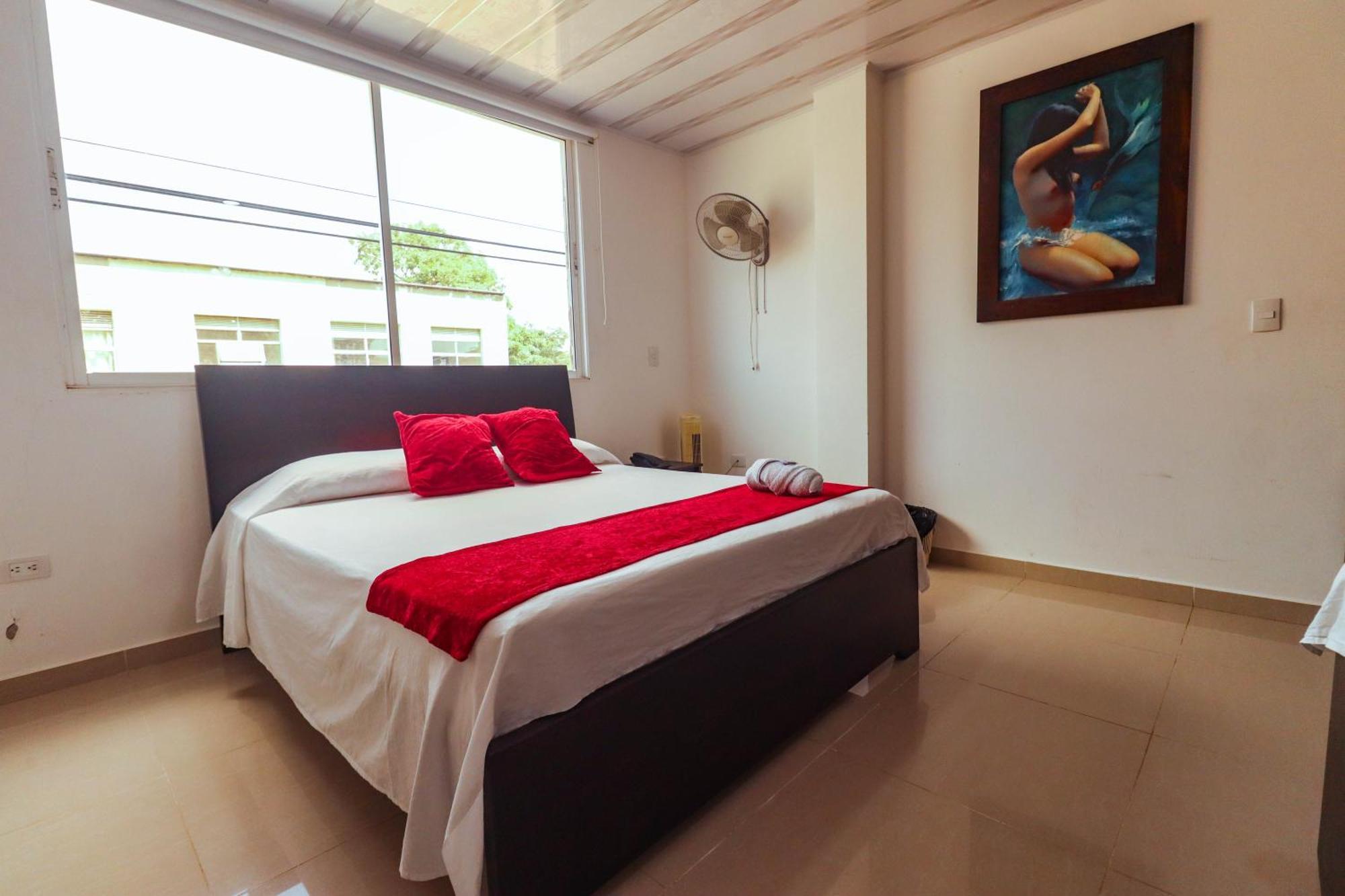 Hotel California Air Carepa Room photo