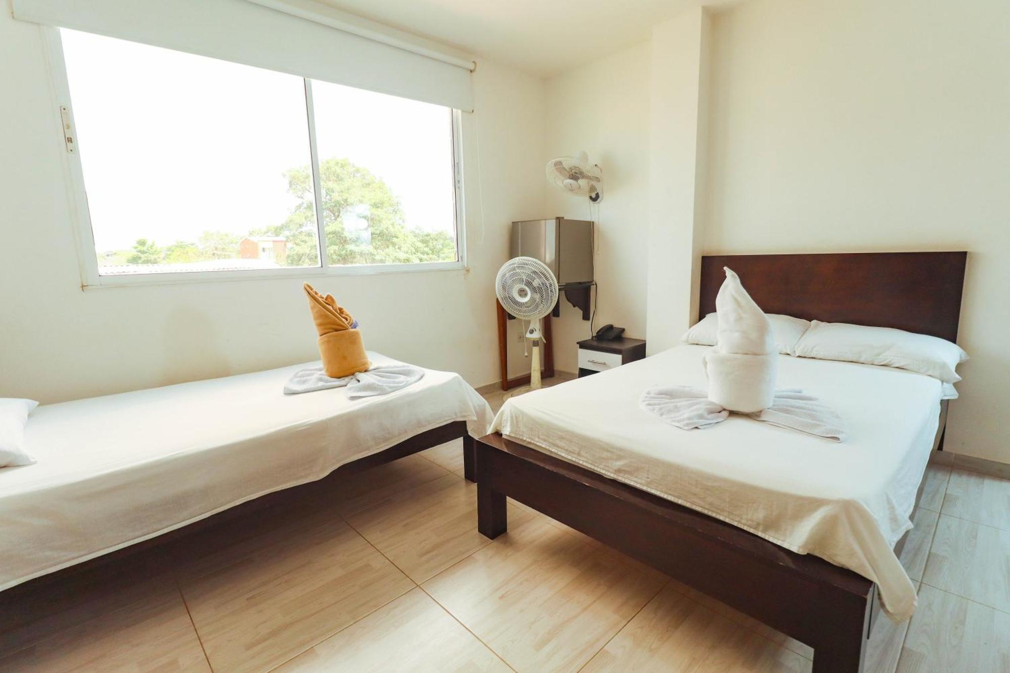 Hotel California Air Carepa Room photo